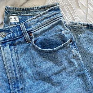 Abercrombie 90s Ultra High Rise Straight Curve Leg Jeans